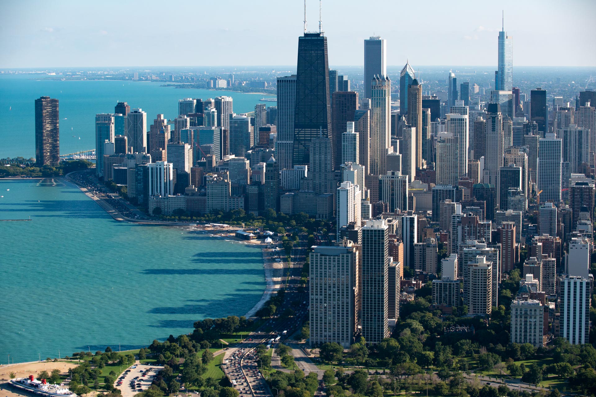 9 Reasons to Visit Chicago in April 2024