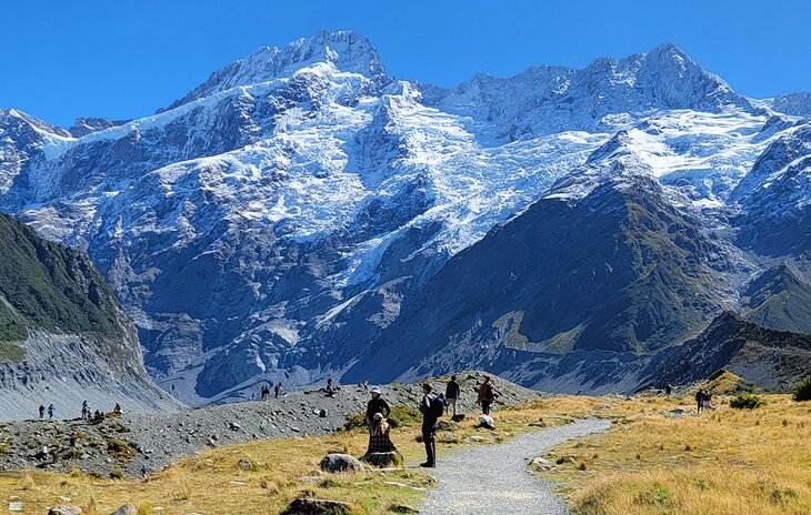 7 Popular Tourist Attractions in New Zealand